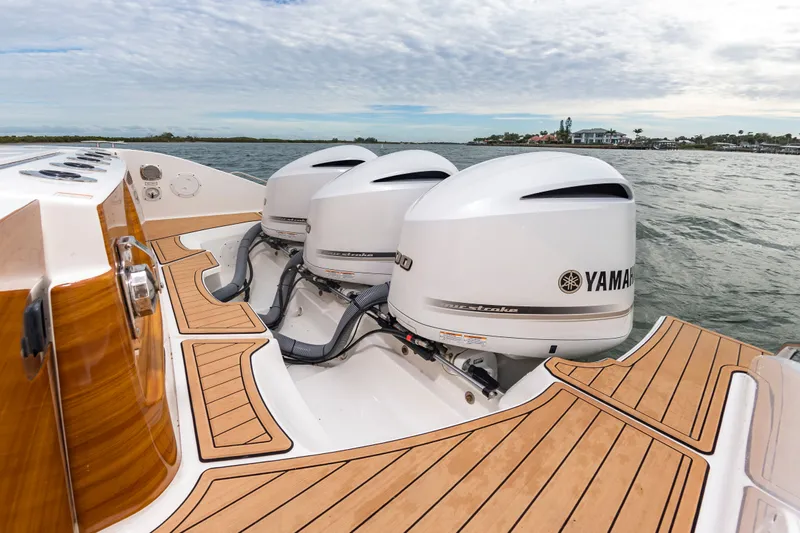 Breeezy Yacht Photos Pics 