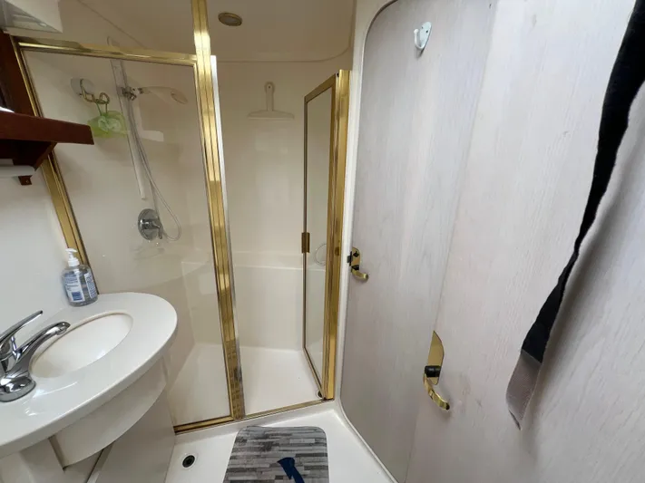 Amities Yacht Photos Pics 