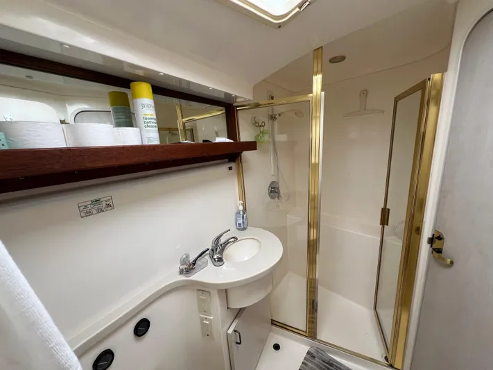 Amities Yacht Photos Pics 