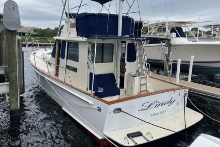 Legacy Yachts Sedan Flybridge