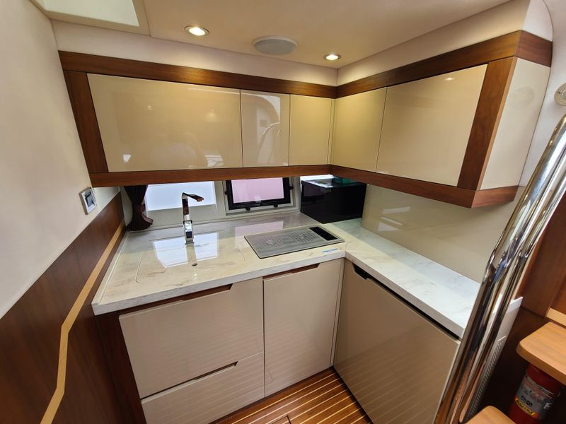 2017 Galeon 385 HTS