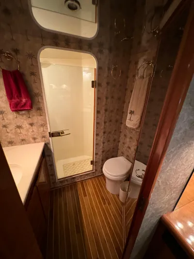 Whiskey Business Yacht Photos Pics Master head