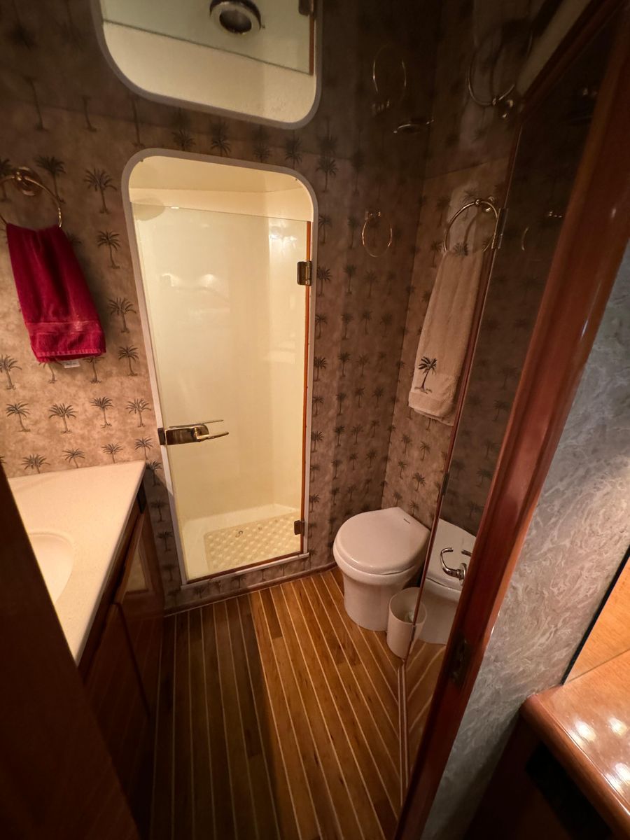 2000 Viking 58 