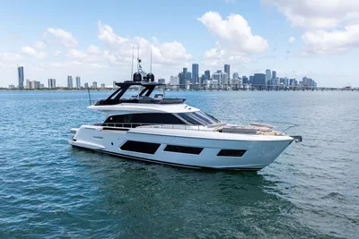 Ferretti Yachts 670