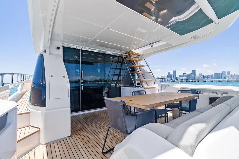 Giulia Yacht Photos Pics 