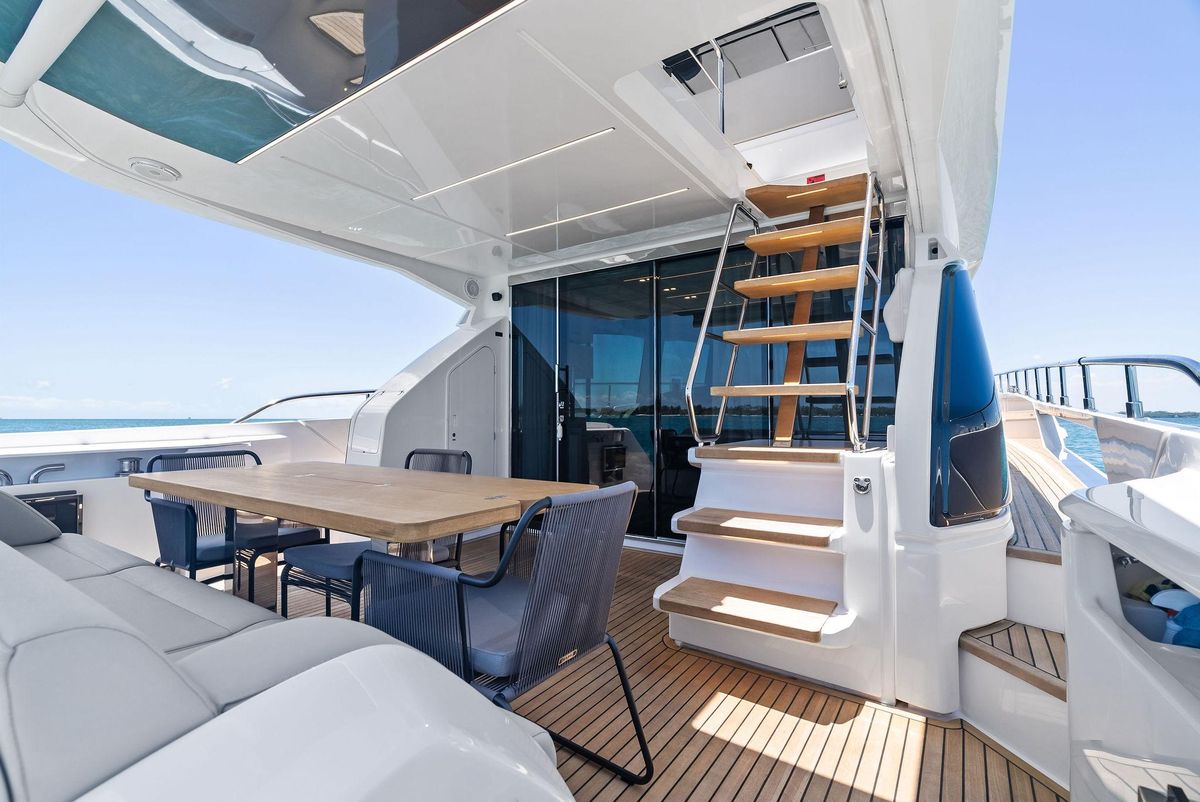 2023 Ferretti Yachts 67 