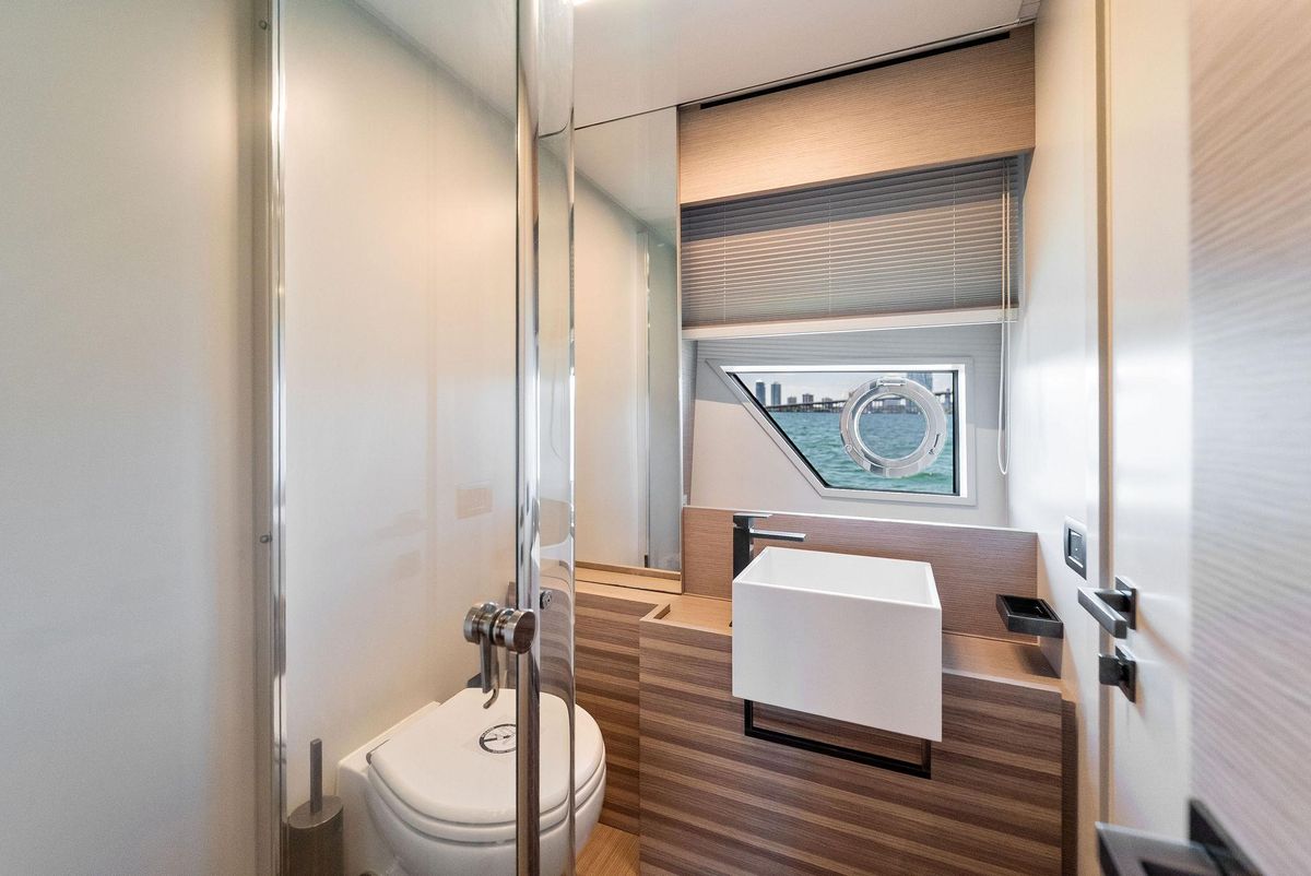 2023 Ferretti Yachts 67 