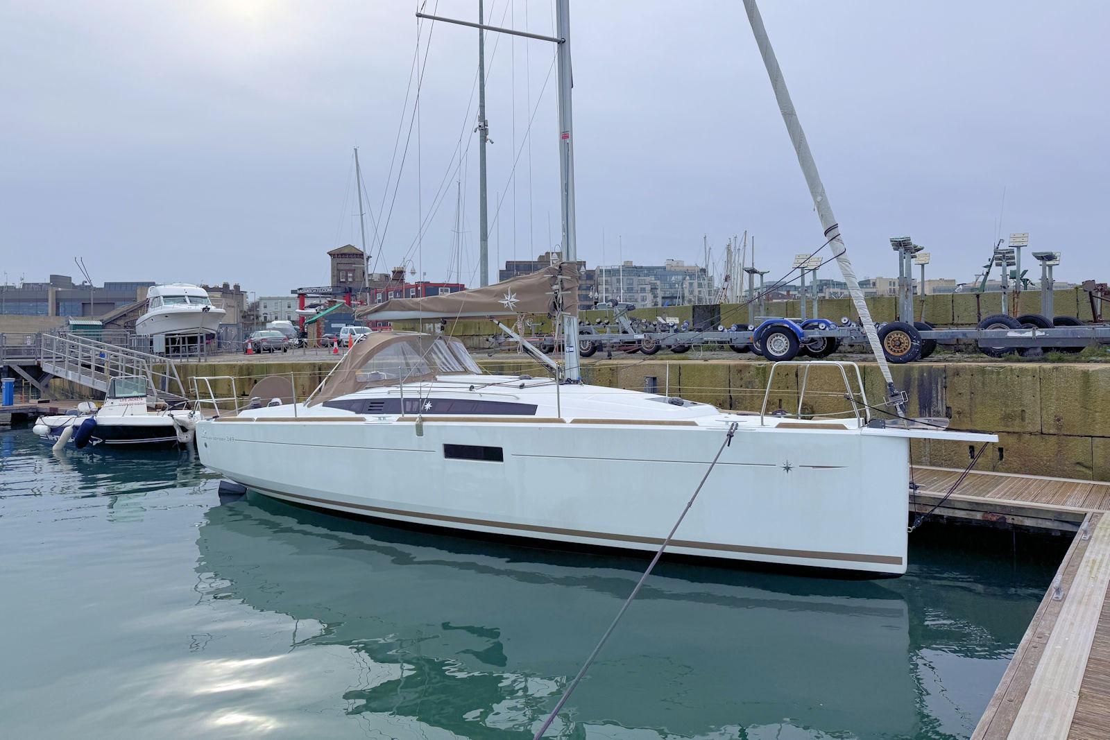 2019 Jeanneau Sun Odyssey 349