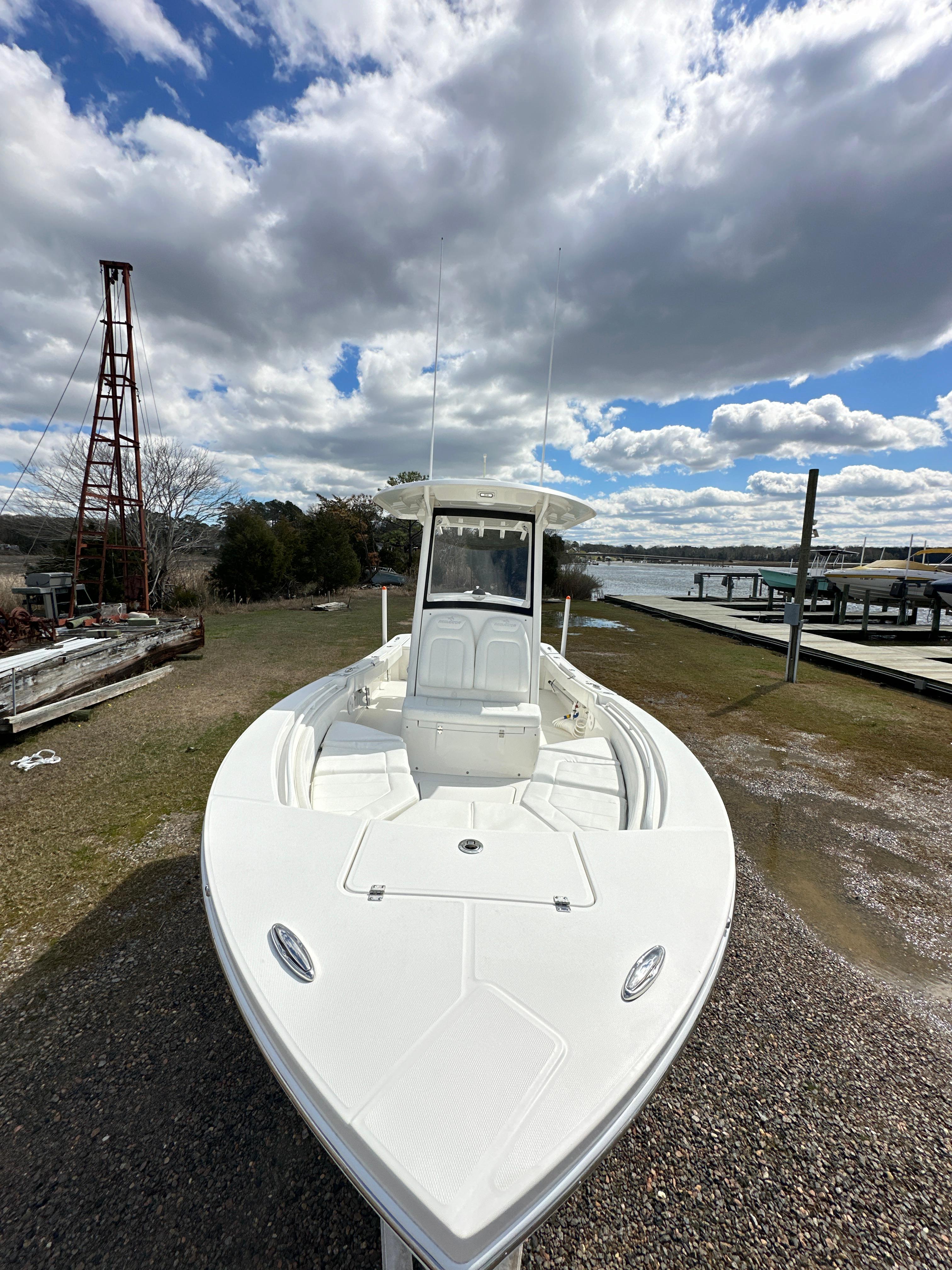 2021 Regulator 24XO Centre Console for sale YachtWorld