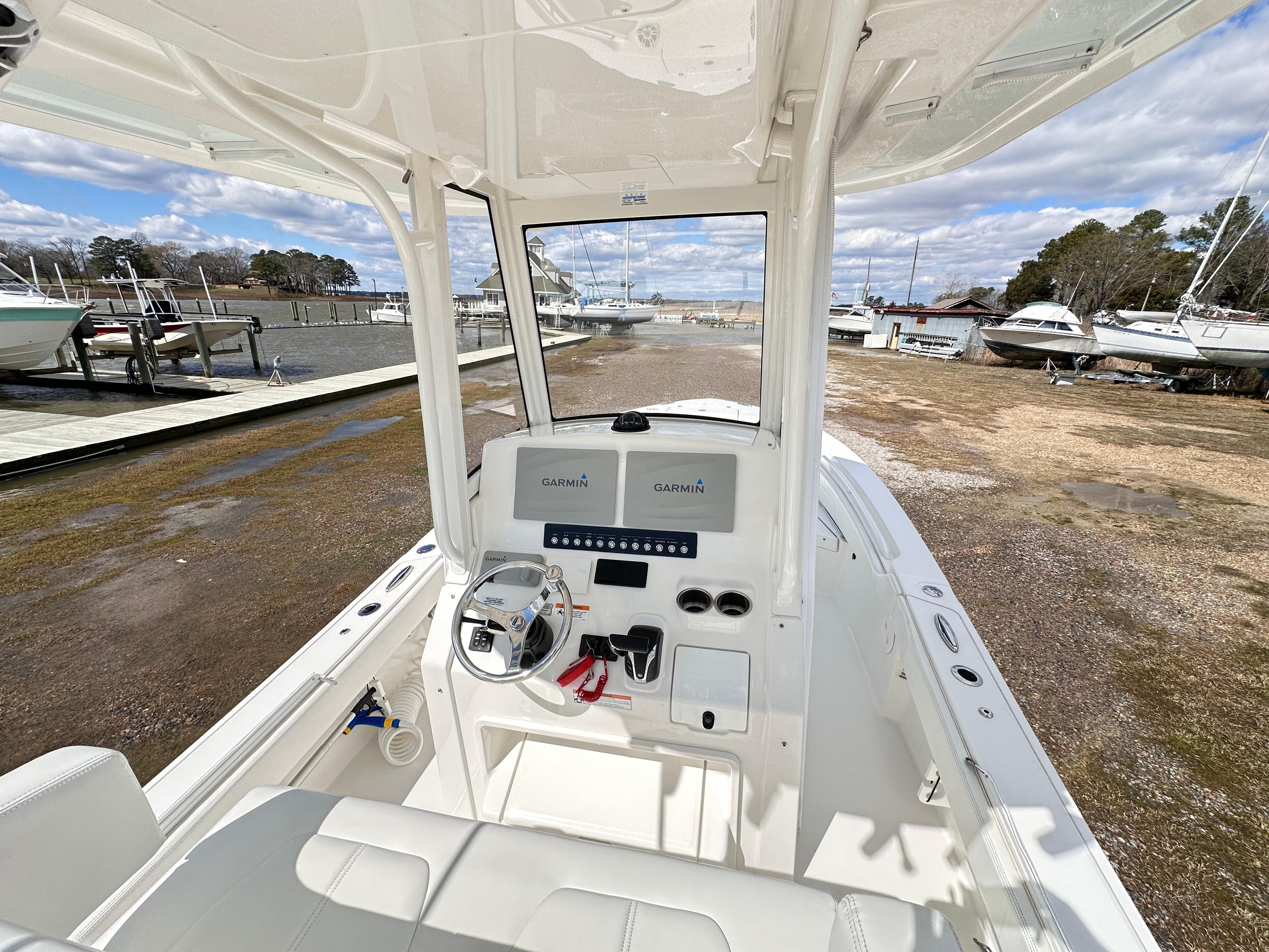 2021 Regulator 24XO Centre Console for sale YachtWorld