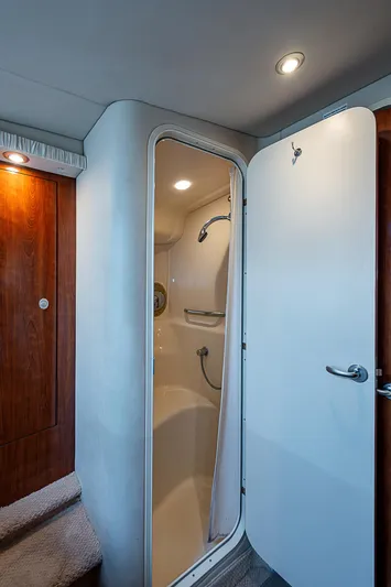 Grand Admiral Yacht Photos Pics Interior shower of 2004 Sea Ray 420 Sundancer yacht with modern fixtures.