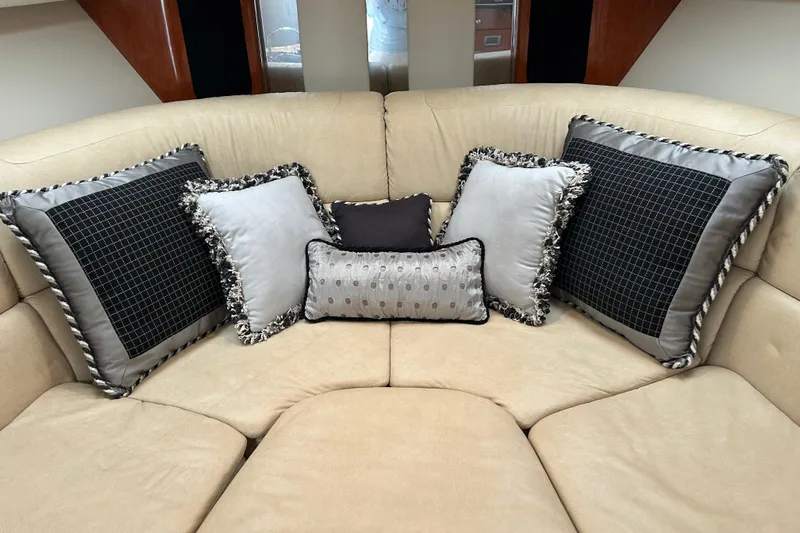  Yacht Photos Pics Luxurious beige seating with decorative pillows on a 2008 Formula 400 Super Sport yacht.