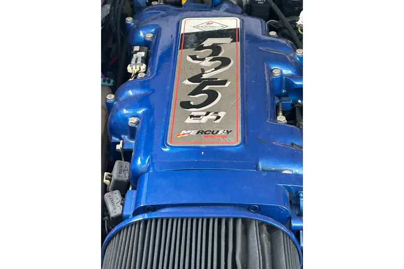  Yacht Photos Pics Mercury Racing 525 EFI engine in 2008 Formula 400 Super Sport boat.