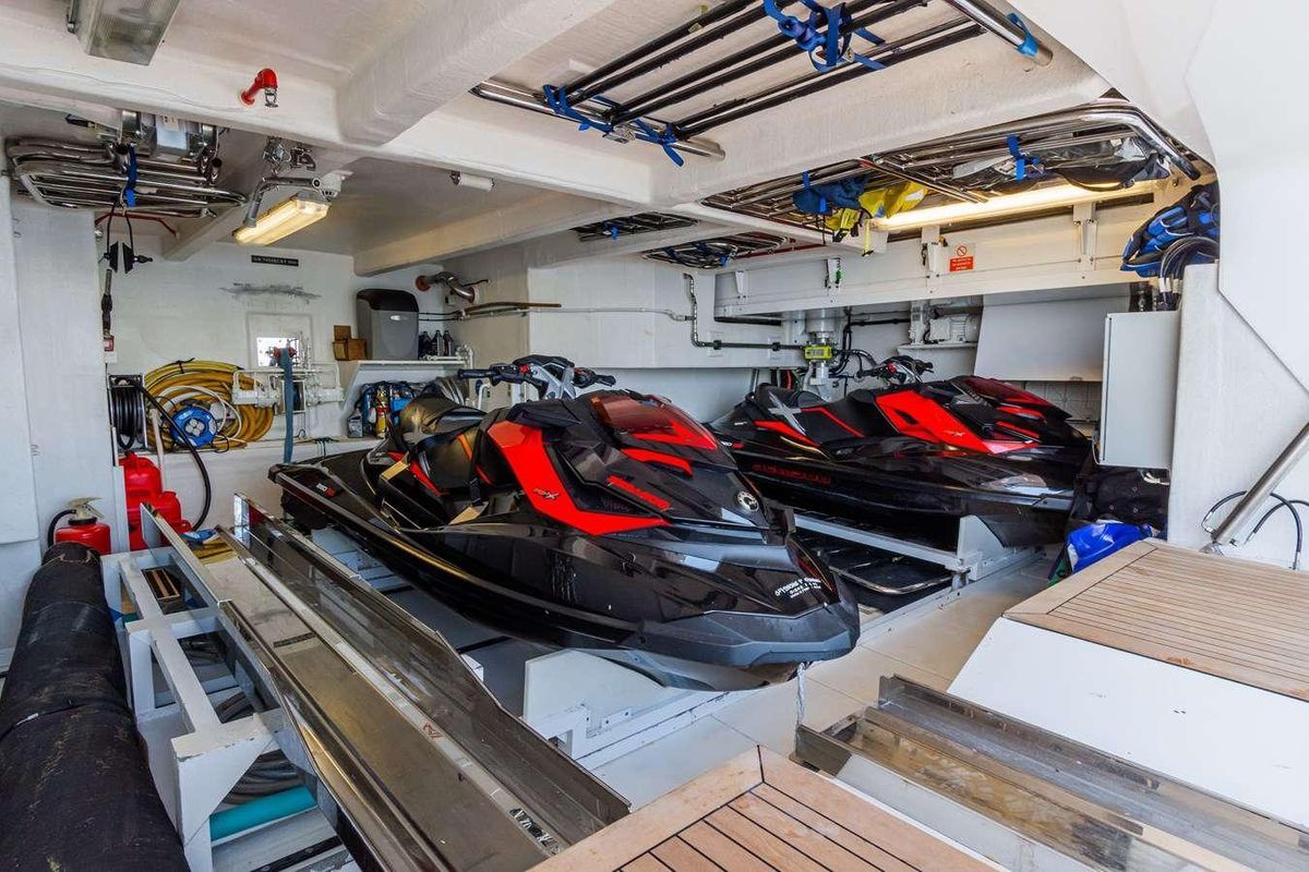 2014 Sunseeker 131 