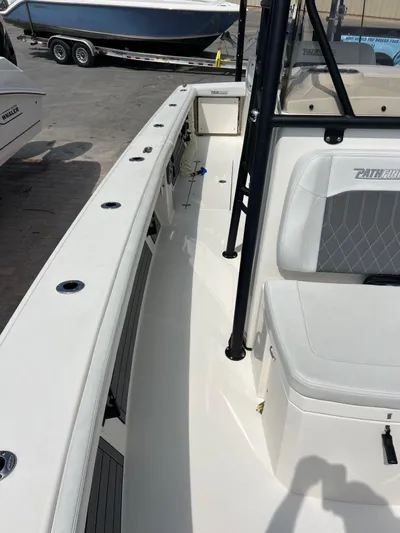  Yacht Photos Pics 2023 Pathfinder 2700 Open - Image 25