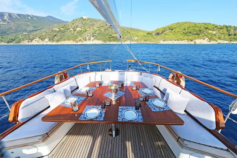 Alme Sol Yacht Photos Pics Al fresco dining
