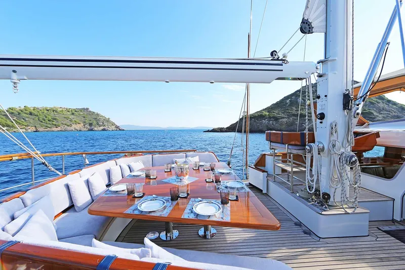 Alme Sol Yacht Photos Pics Cockpit