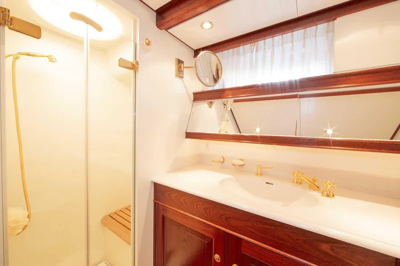 Alme Sol Yacht Photos Pics Owner bathroom