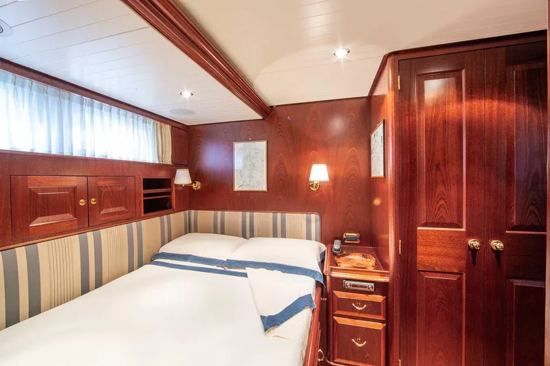 Alme Sol Yacht Photos Pics Guest cabin