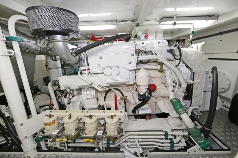 Alme Sol Yacht Photos Pics Engine room