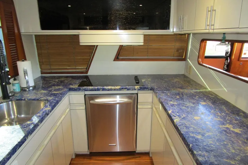 Lucky Stars Yacht Photos Pics Galley looking to starboard