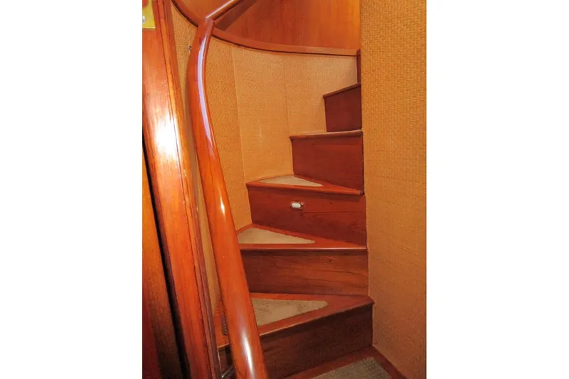 Lucky Stars Yacht Photos Pics Forward accommodation foyer