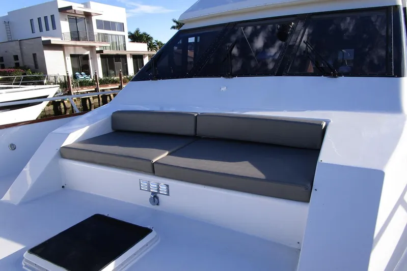 Lucky Stars Yacht Photos Pics Bow seat