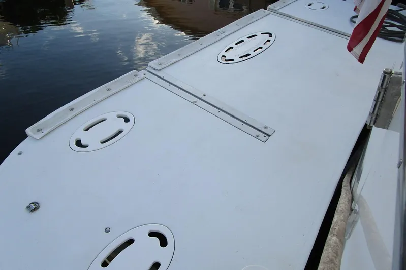 Lucky Stars Yacht Photos Pics Hydraulic swim platform