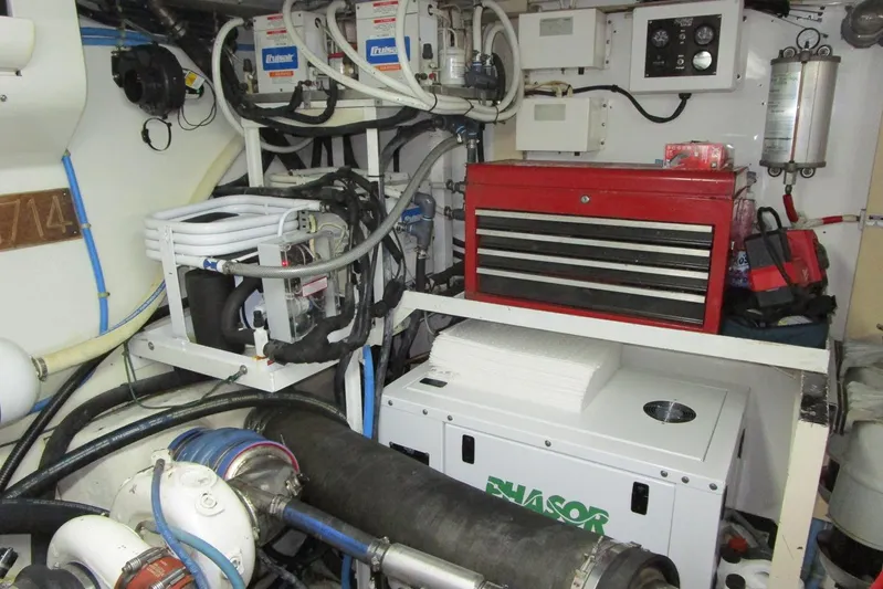 Lucky Stars Yacht Photos Pics Starboard generator