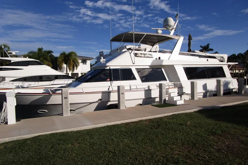 Lucky Stars Yacht Photos Pics Home dock