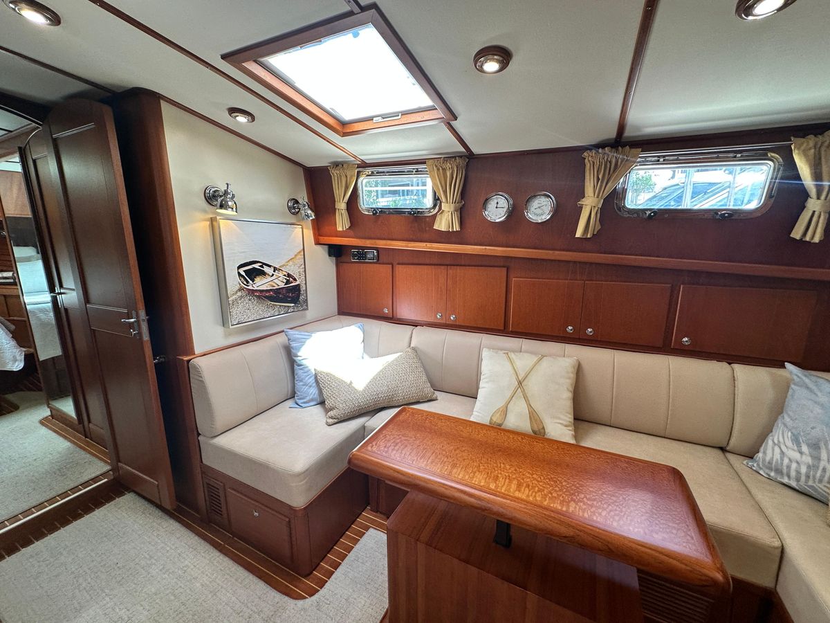 2004 Grand Banks 49 