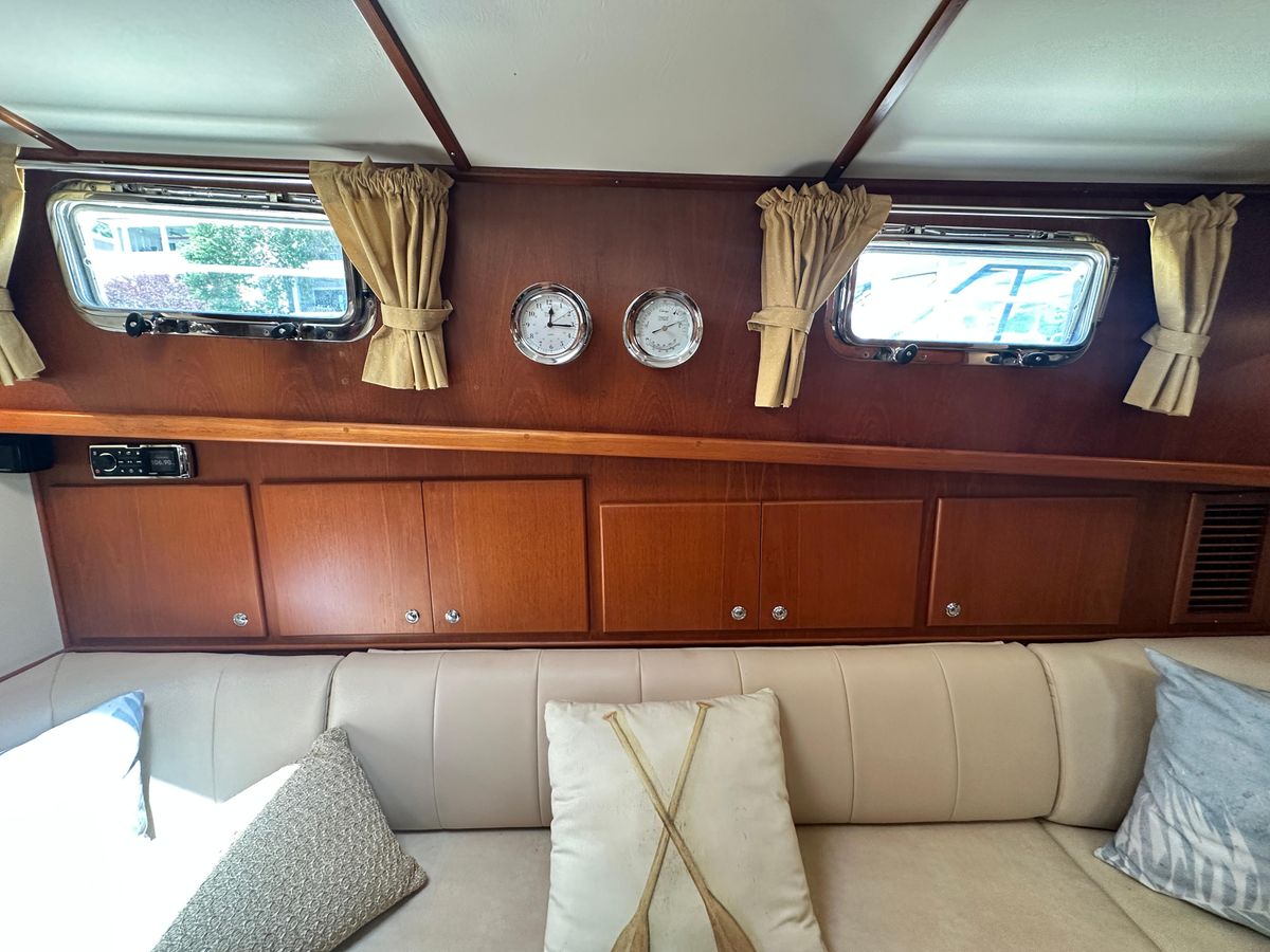 2004 Grand Banks 49 
