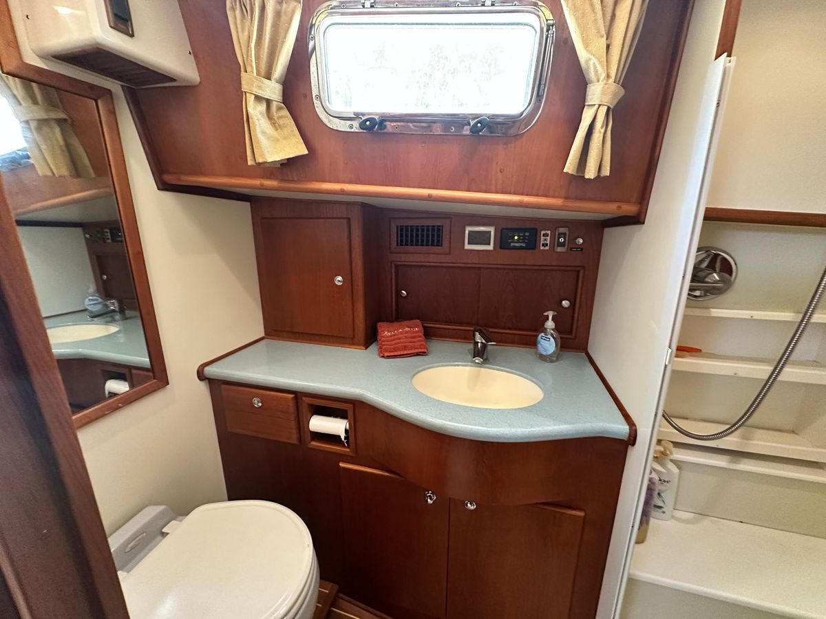 2004 Grand Banks 49 
