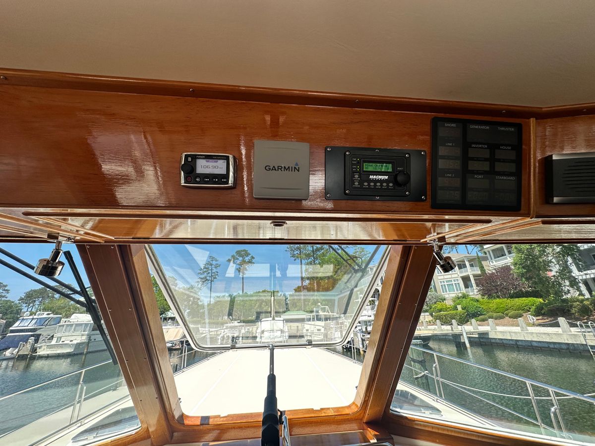 2004 Grand Banks 49 
