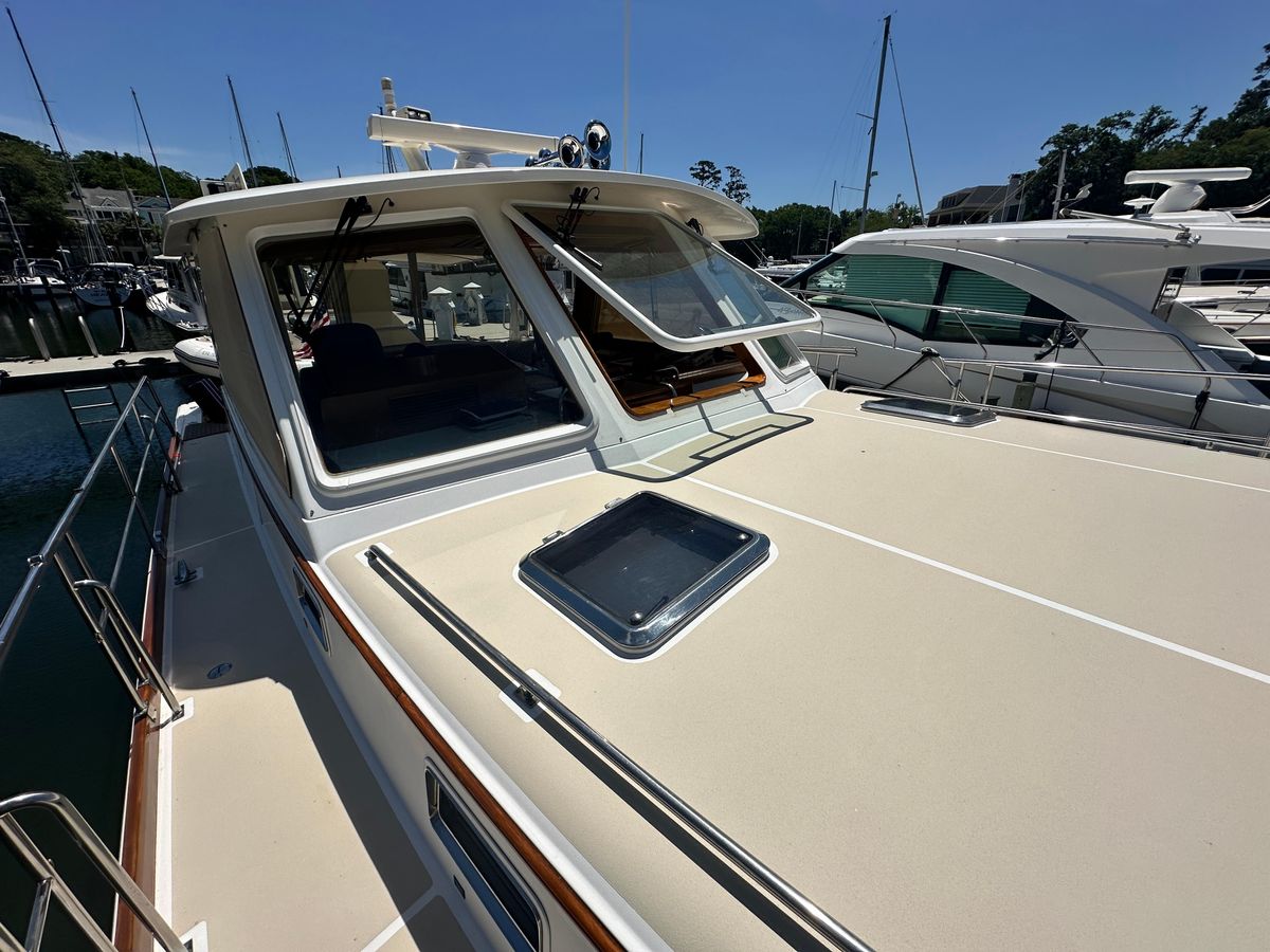 2004 Grand Banks 49 