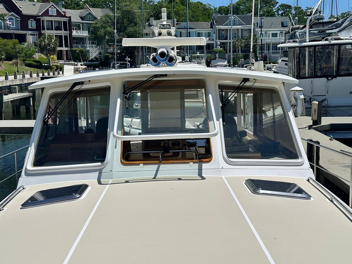 2004 Grand Banks 49 