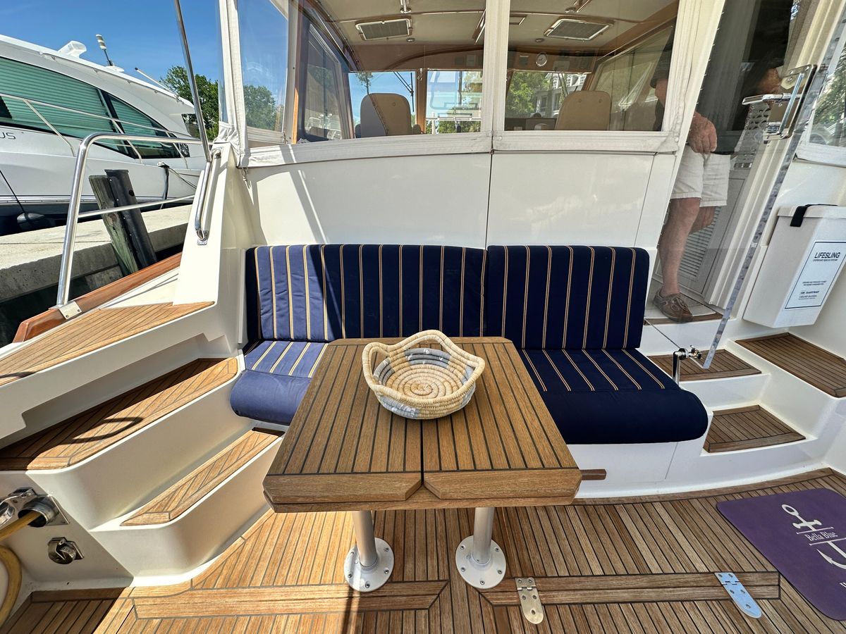 2004 Grand Banks 49 