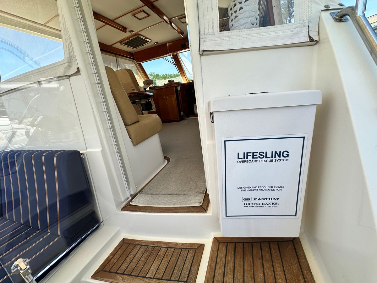 2004 Grand Banks 49 