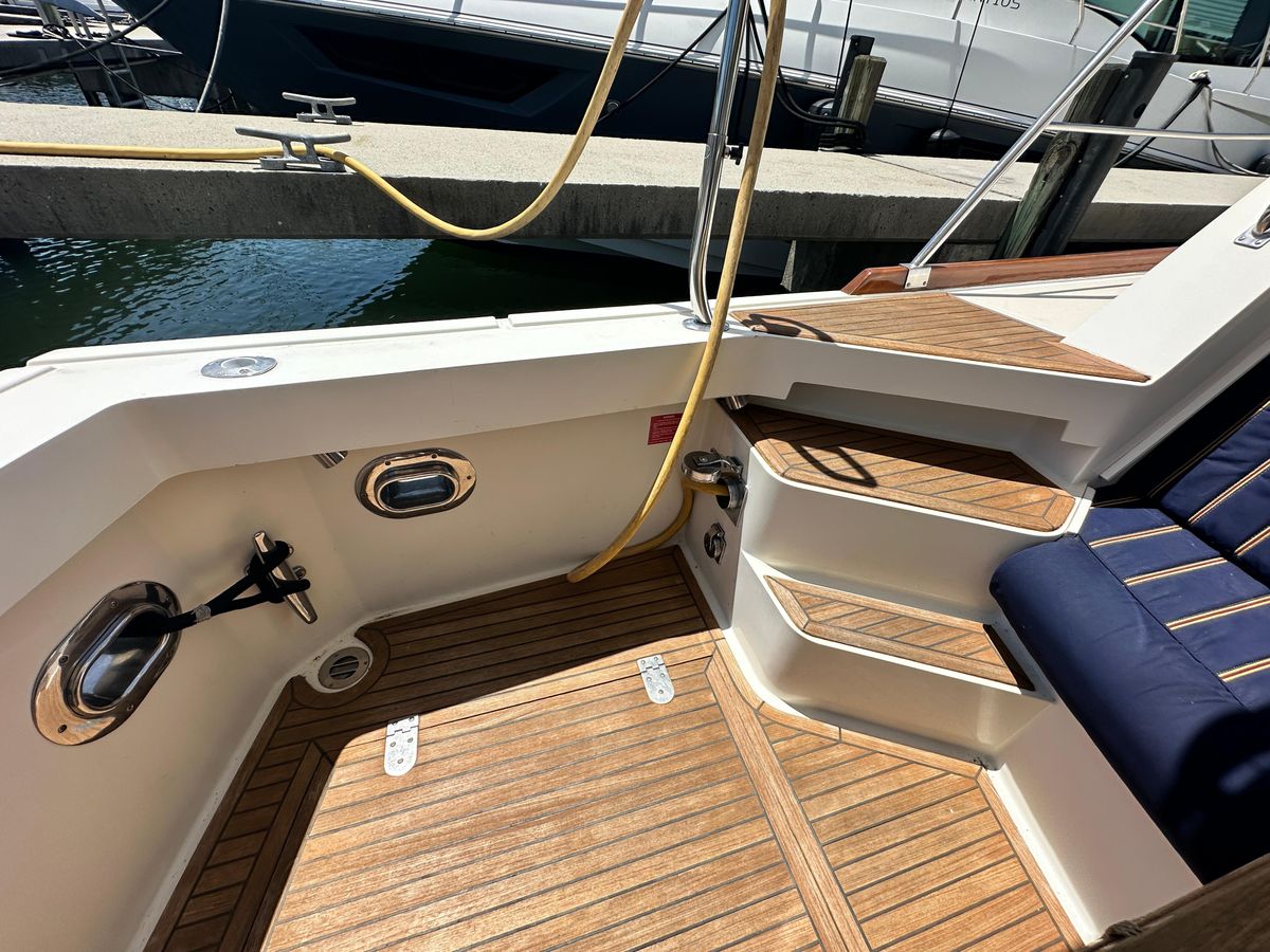 2004 Grand Banks 49 
