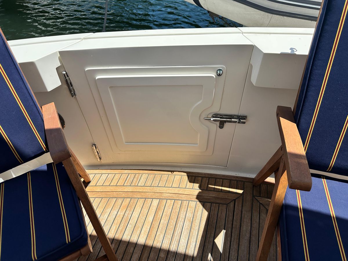 2004 Grand Banks 49 