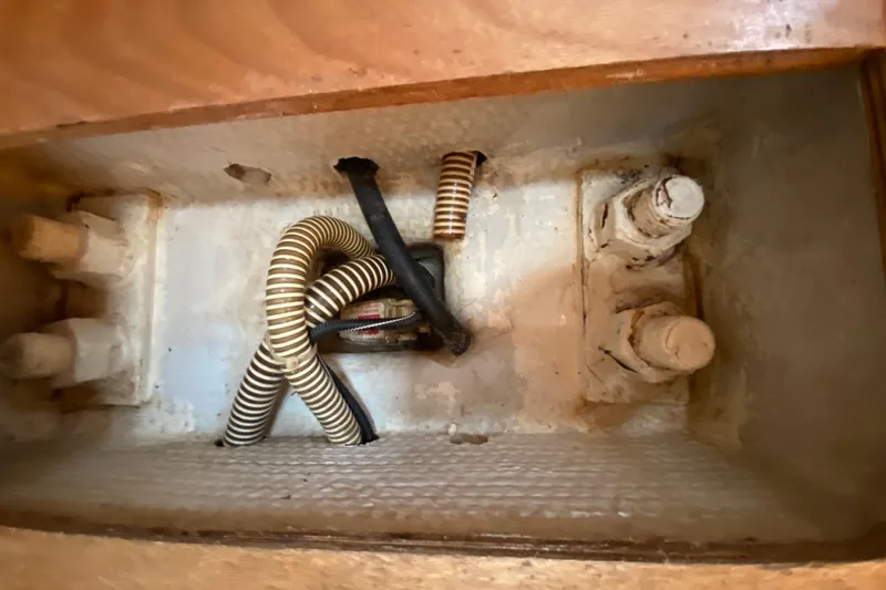  Yacht Photos Pics Interior view of Jeanneau Sun Odyssey 40, 2002, showing wiring and structural components.