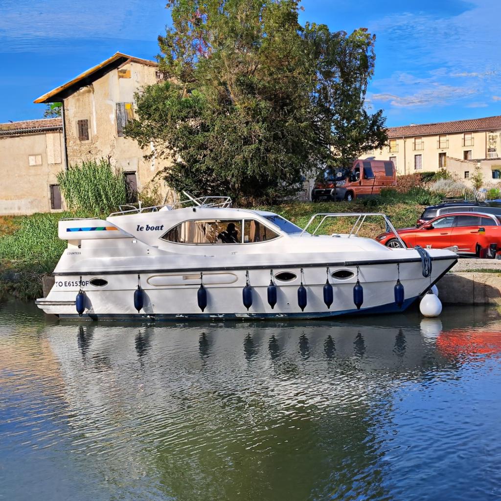 1999 Le Boat Countess