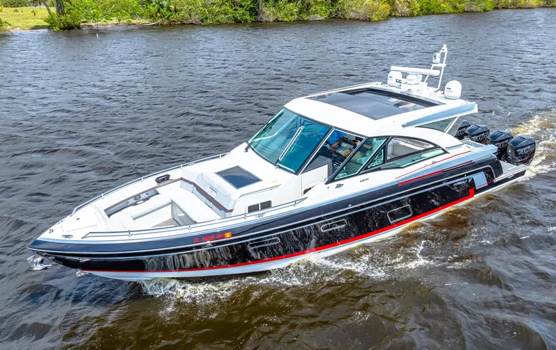 Ski 2 Sea Yacht Photos Pics 2017 Formula 430 Super Sport Crossover cruising on a river.