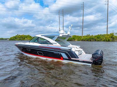 Yacht