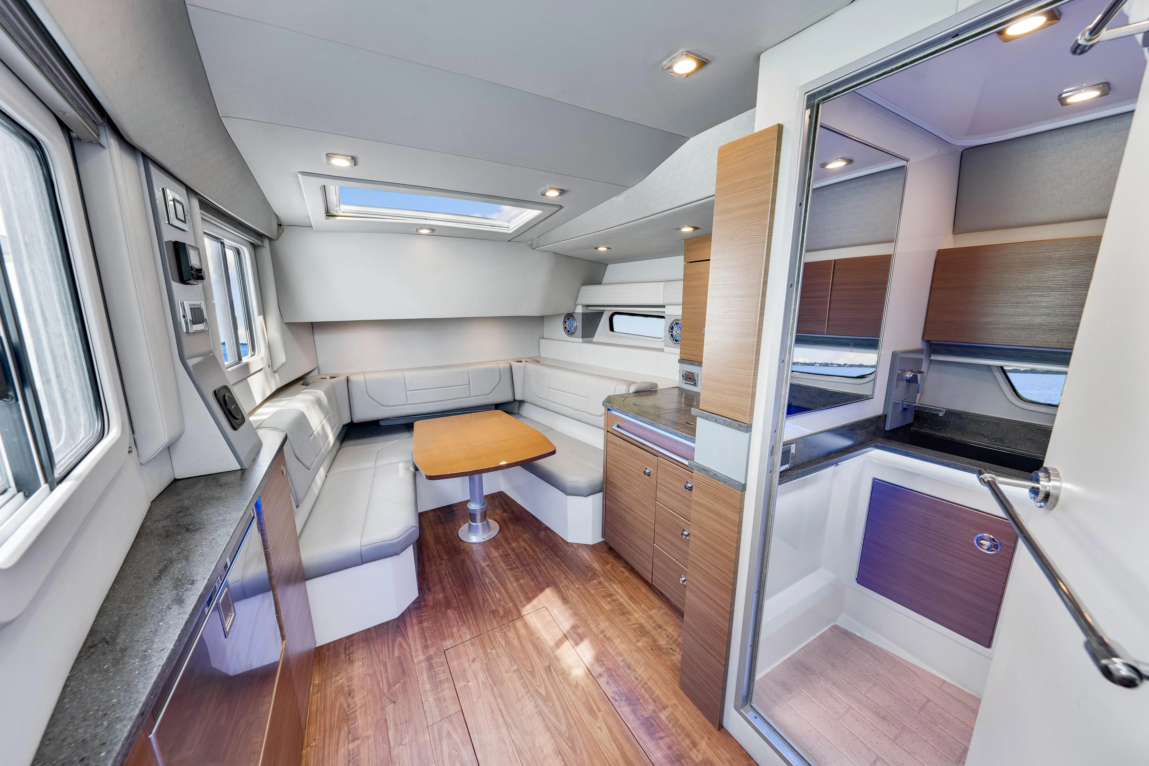 Ski 2 Sea Yacht Photos Pics 