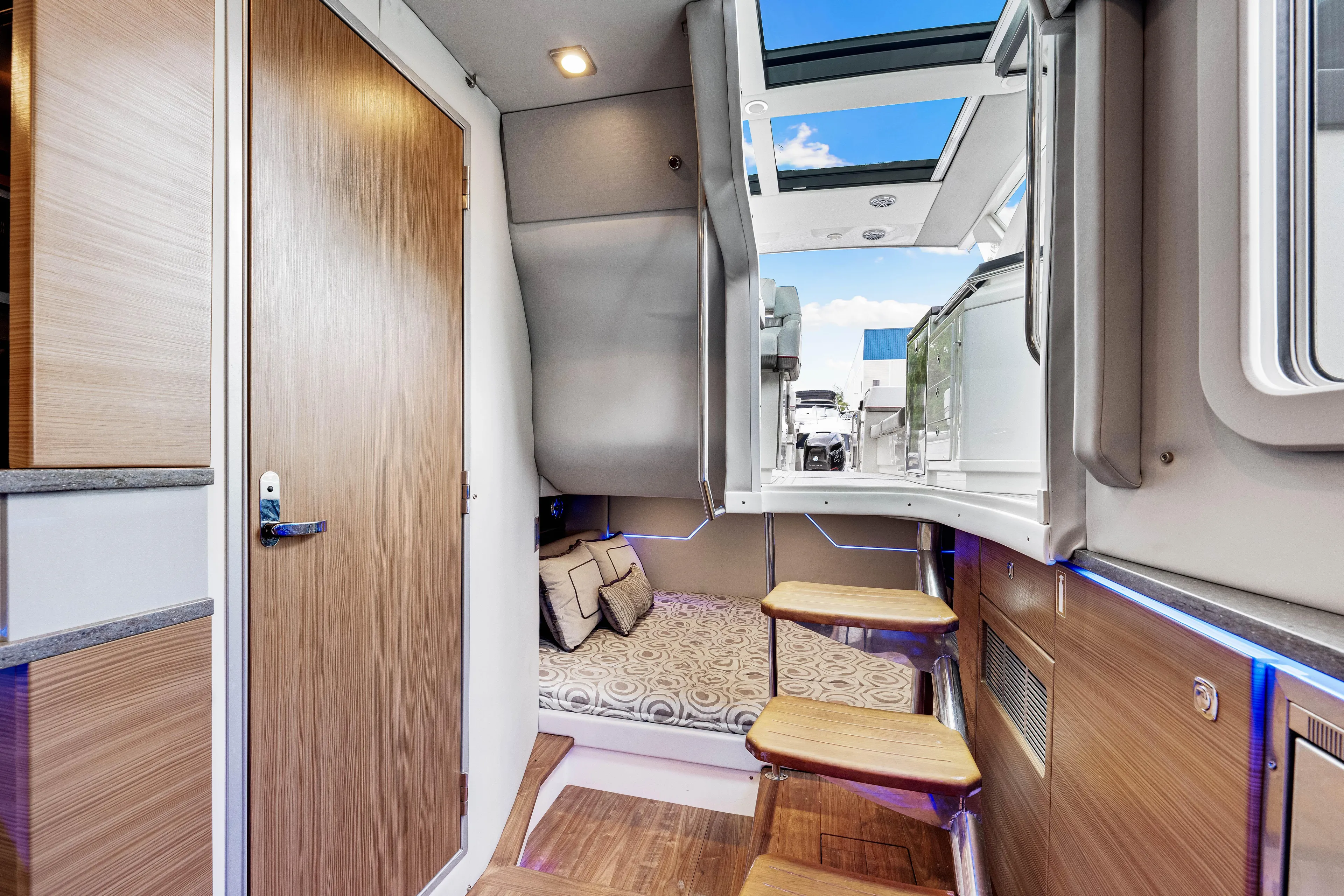 Ski 2 Sea Yacht Photos Pics 