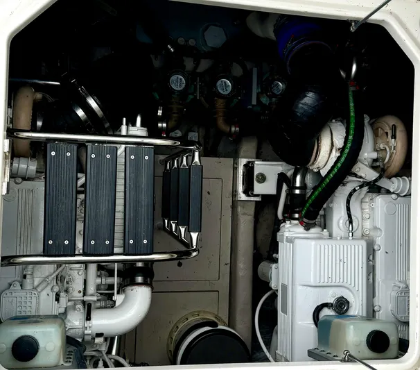 Proof Of Work Yacht Photos Pics Engine Room