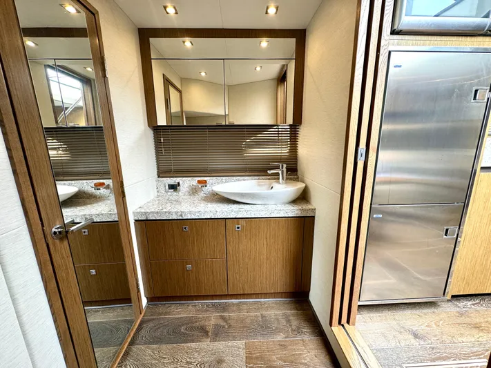 Proof Of Work Yacht Photos Pics Master StateRoom - Head