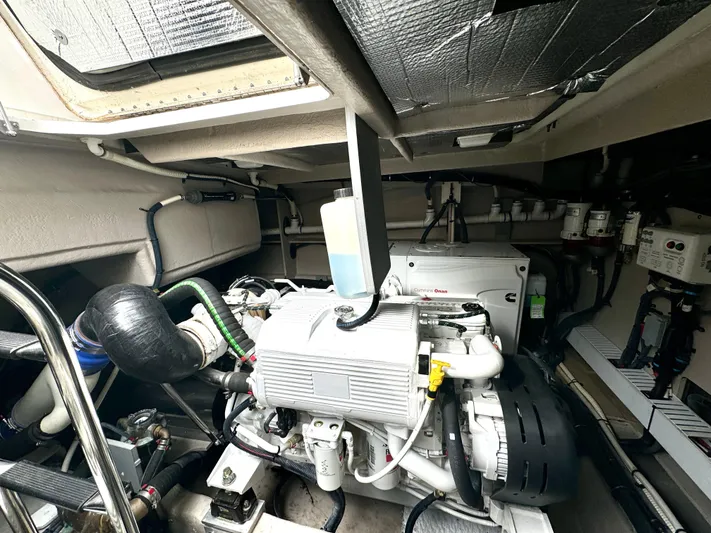 Proof Of Work Yacht Photos Pics Engine Room - Port Side