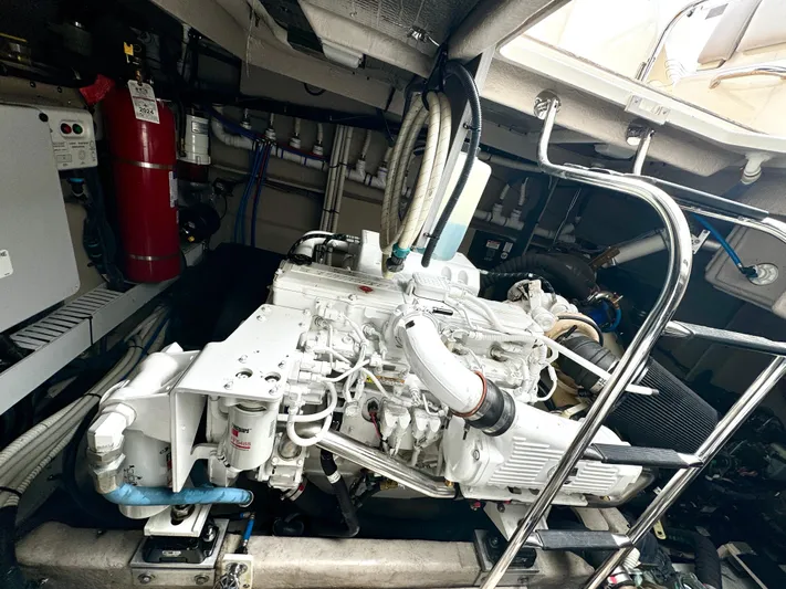 Proof Of Work Yacht Photos Pics Engine Room - Strb. Side